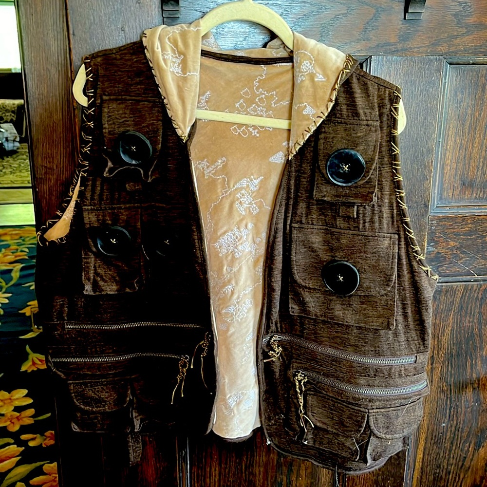 Unique safari style vest made in Thailand